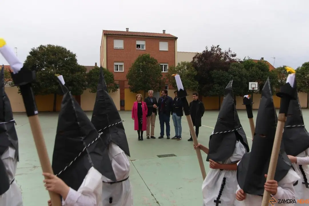Colegio Nuestra Señora del Rocío - Fundación Amor de Dios, procesión de Nuestra Madre de las Angustias