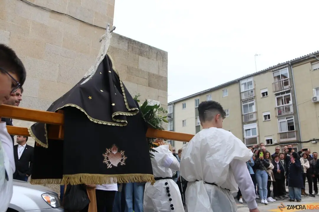 Colegio Nuestra Señora del Rocío - Fundación Amor de Dios, procesión de Nuestra Madre de las Angustias
