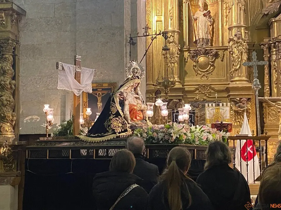 La Virgen de los Dolores de Fuentesa&uacute;co no pudo salir: la lluvia marca la primera suspensi&oacute;n de la Semana Santa en la provincia