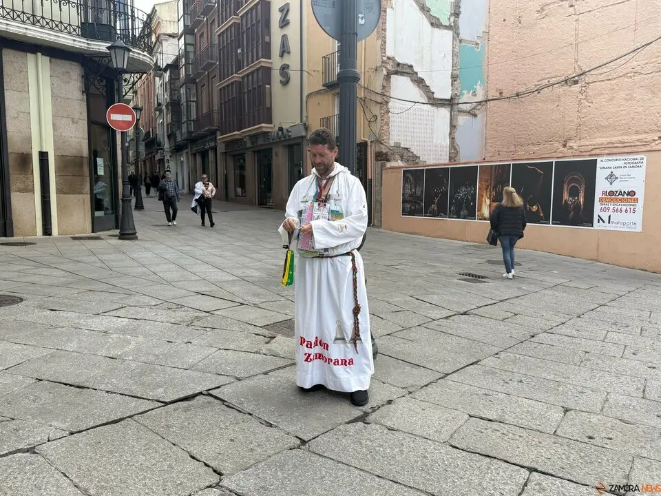 Juan Carlos "Bisbal" rasca y gana hasta en Semana Santa
