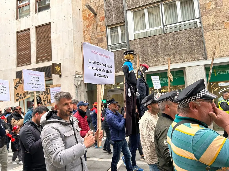 Protesta de los bomberos y policías municipales de Zamora