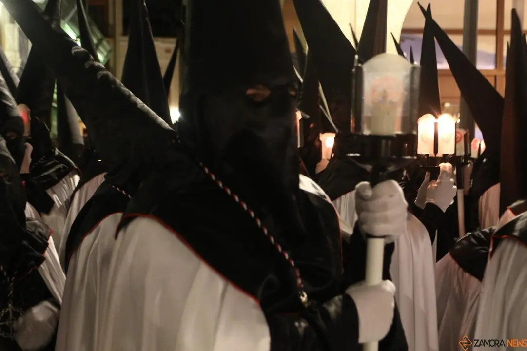 Hermandad de Jesús en su Tercera Caída