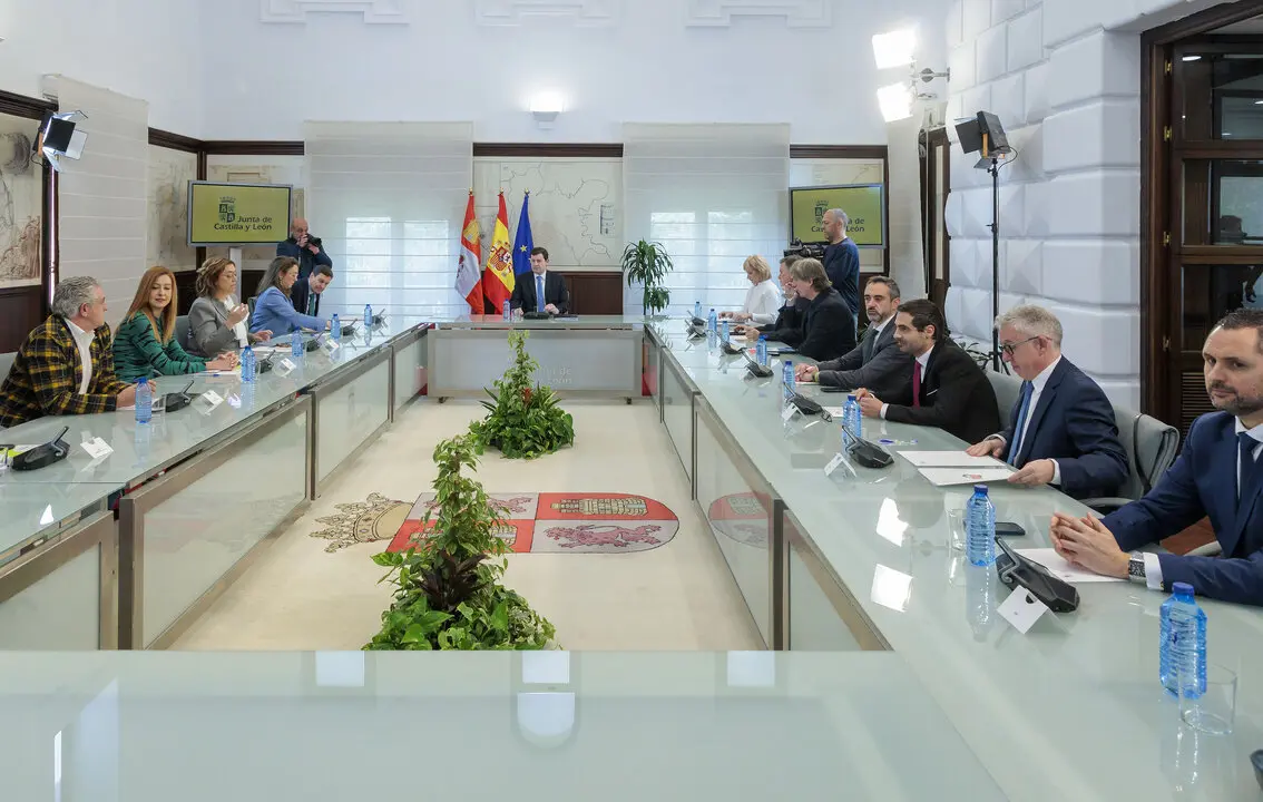 Reunión con partidos políticos y FRMP