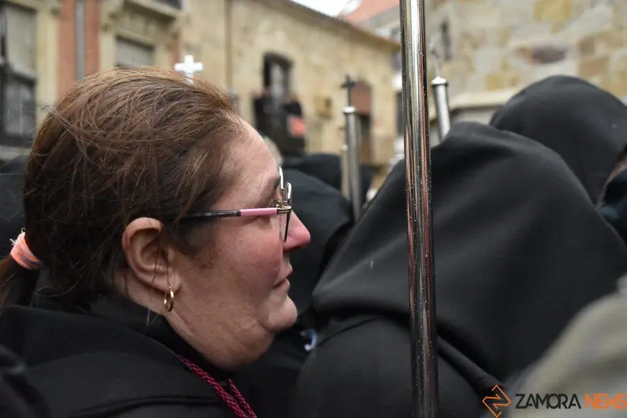 La Soledad no sale en procesión por la lluvia _11