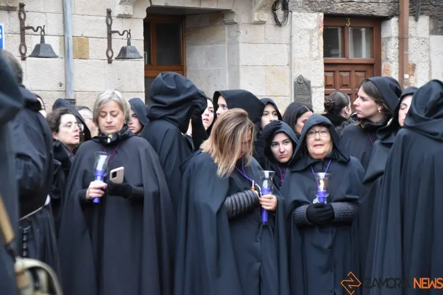 La Soledad no sale en procesión por la lluvia _24