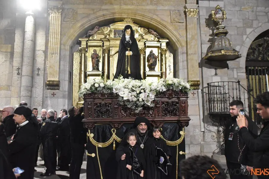 La Soledad no sale en procesión por la lluvia _32