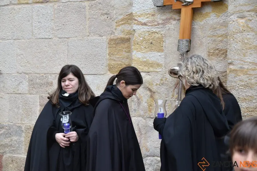 La Soledad no sale en procesión por la lluvia _53