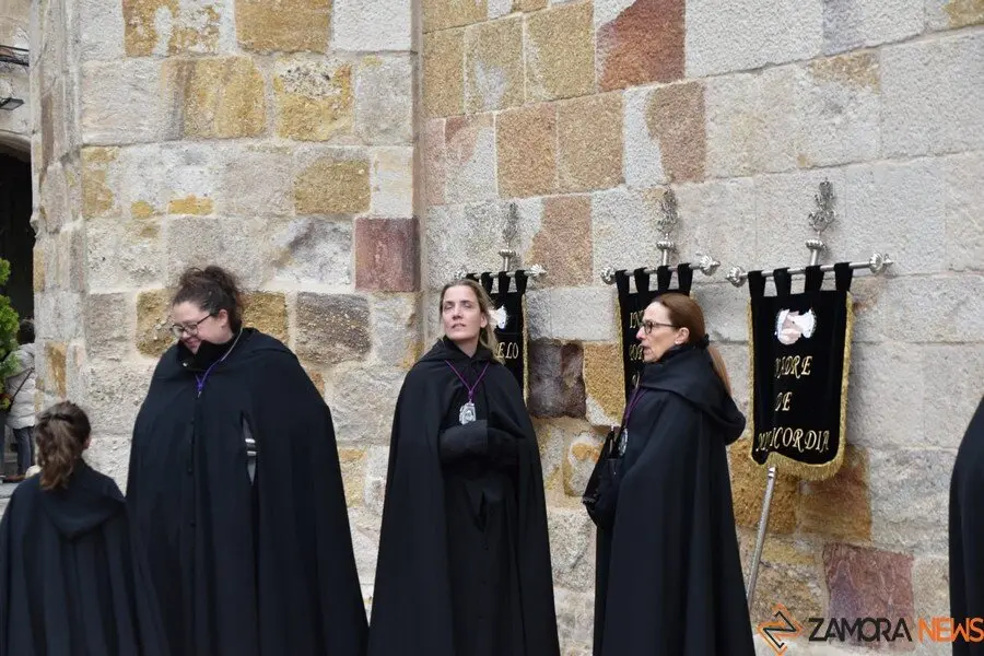La Soledad no sale en procesión por la lluvia _56