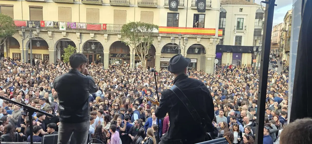 Domingo de Resurecci&oacute;n en la Plaza Mayor de Zamora  (6)