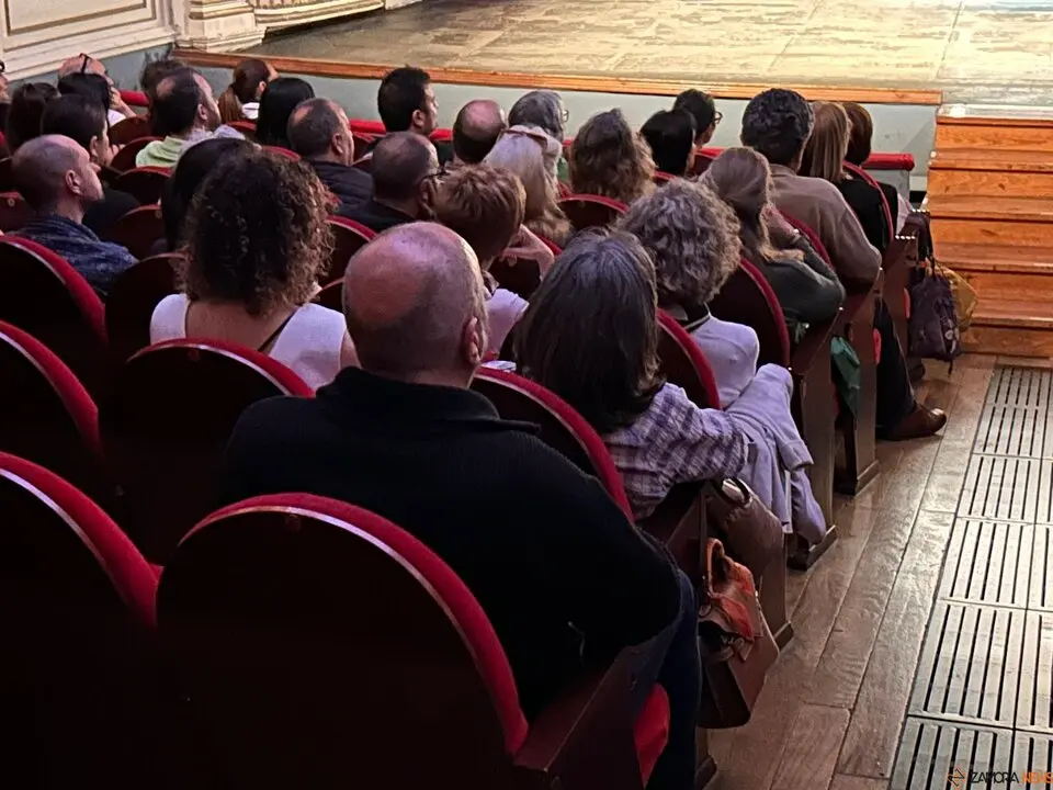 Un Sublime Error, Teatro Principal