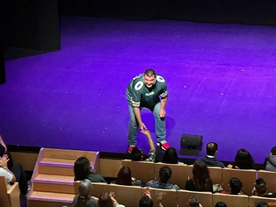 Hovik Keuchkerian, 'Grito', Teatro Ramos Carrión