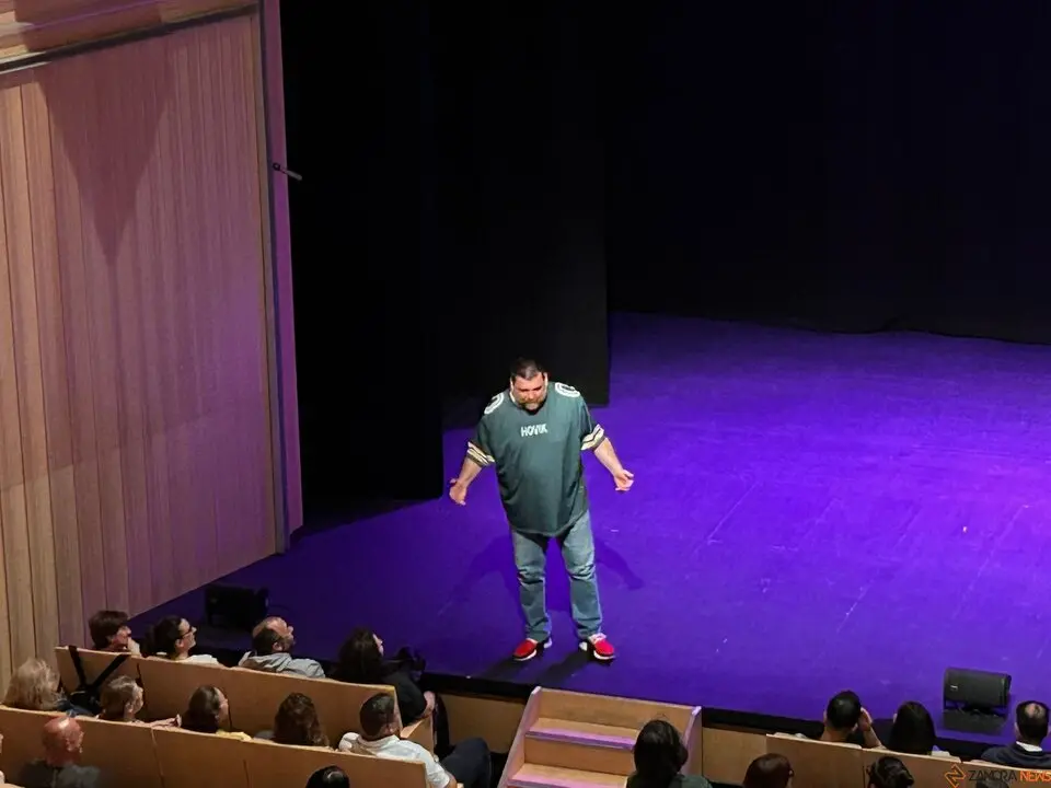 Hovik Keuchkerian, 'Grito', Teatro Ramos Carrión