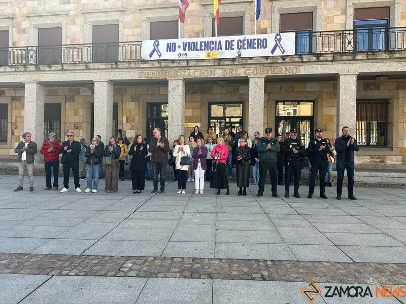 minuto de silencio en Zamora 