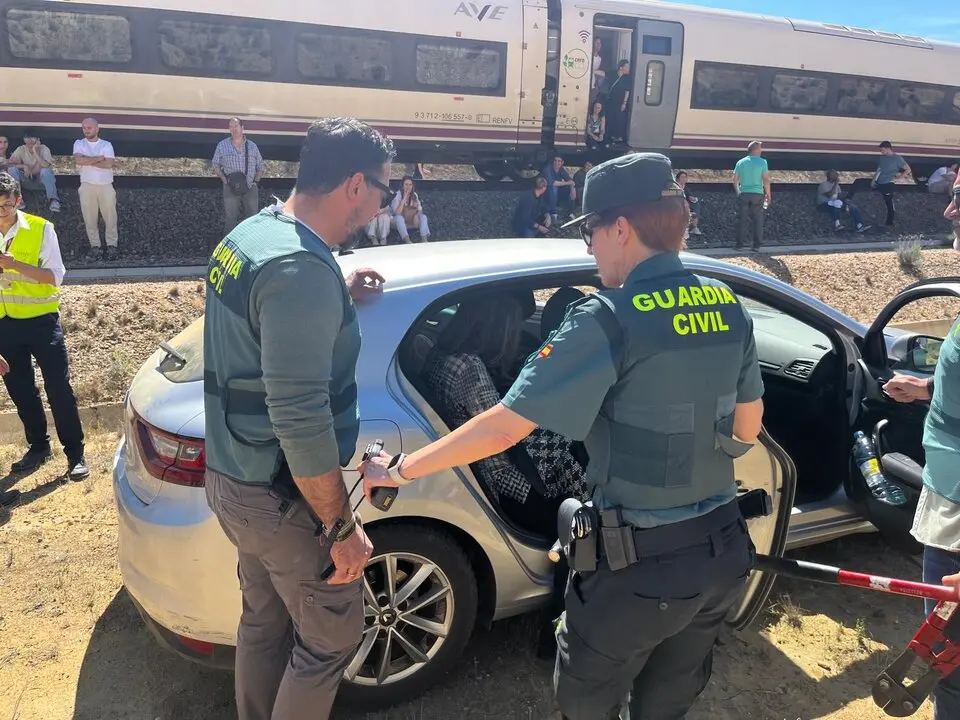 Evacuadas 480 personas tras la parada de un tren AVE en Toro
