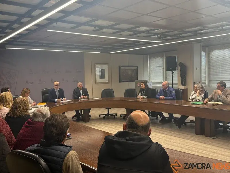 Fernando Prada, Javier Faúndez, junto con nueve alcaldes de La Guareña