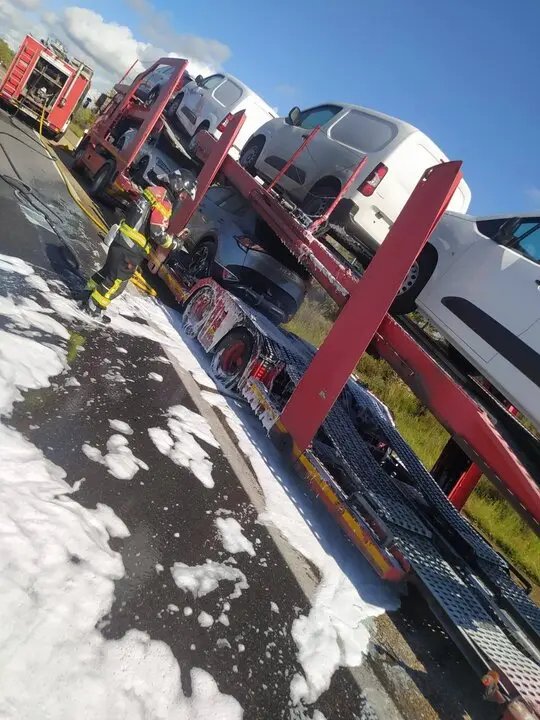 incendio camión con plataforma  (1)