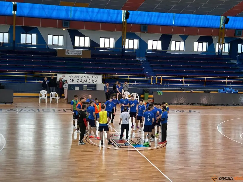 Entrenamiento a puerta abierta. BM Zamora