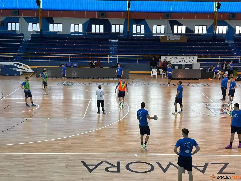 Entrenamiento a puerta abierta. BM Zamora