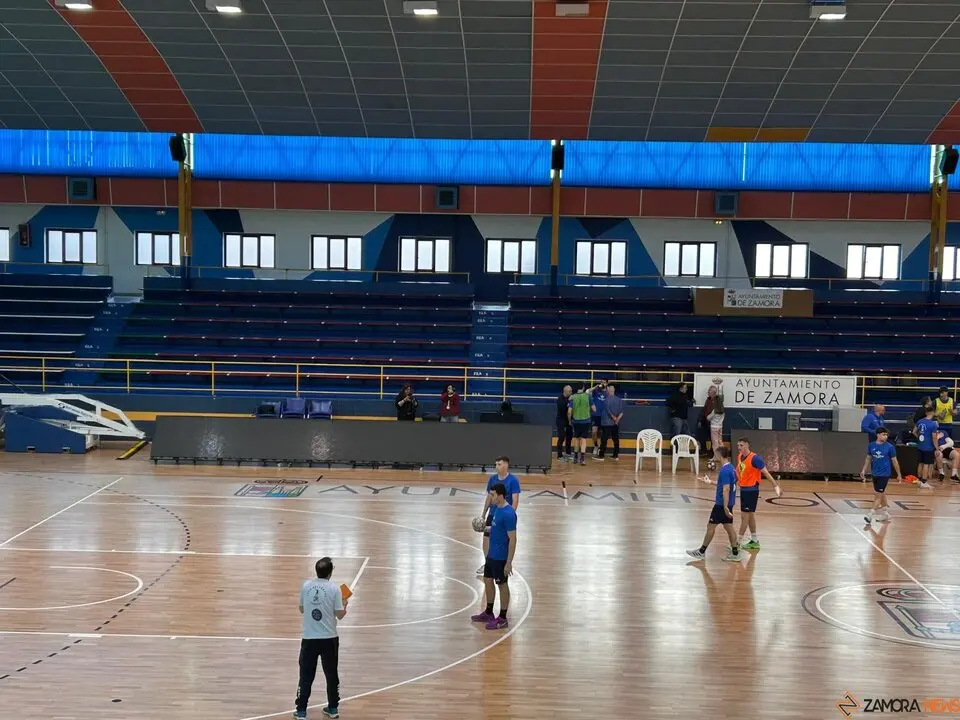 Entrenamiento a puerta abierta. BM Zamora