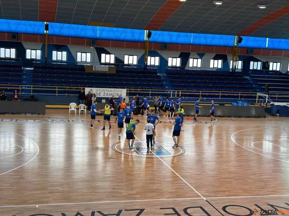 Entrenamiento a puerta abierta. BM Zamora
