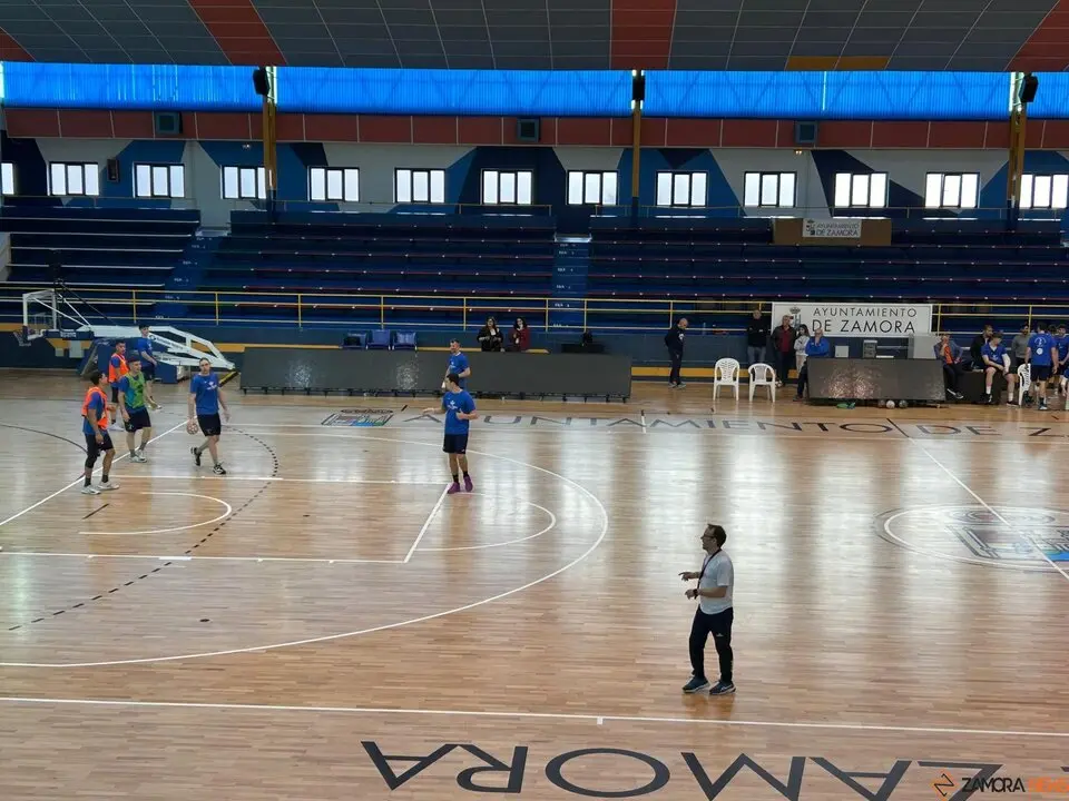 Entrenamiento a puerta abierta. BM Zamora