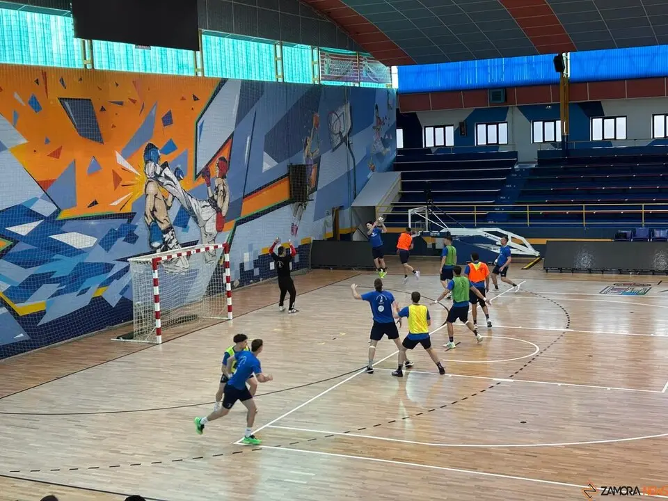 Entrenamiento a puerta abierta. BM Zamora