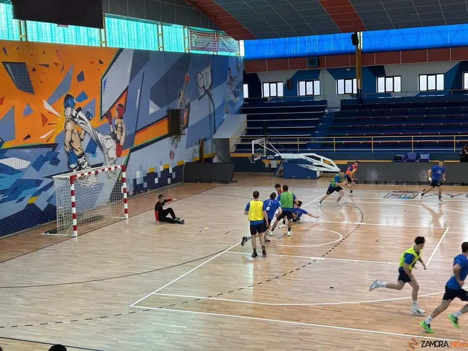 Entrenamiento a puerta abierta. BM Zamora
