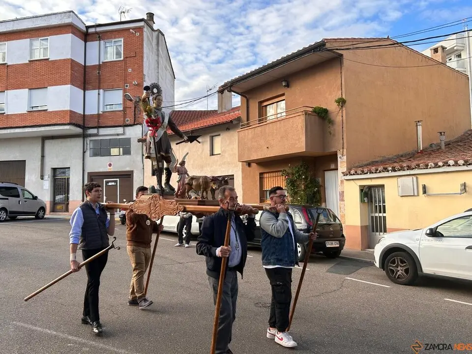 Procesión y bendición de campos en el barrio de San Isidro en Zamora