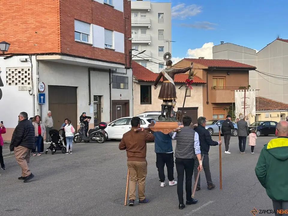 Procesión y bendición de campos en el barrio de San Isidro en Zamora