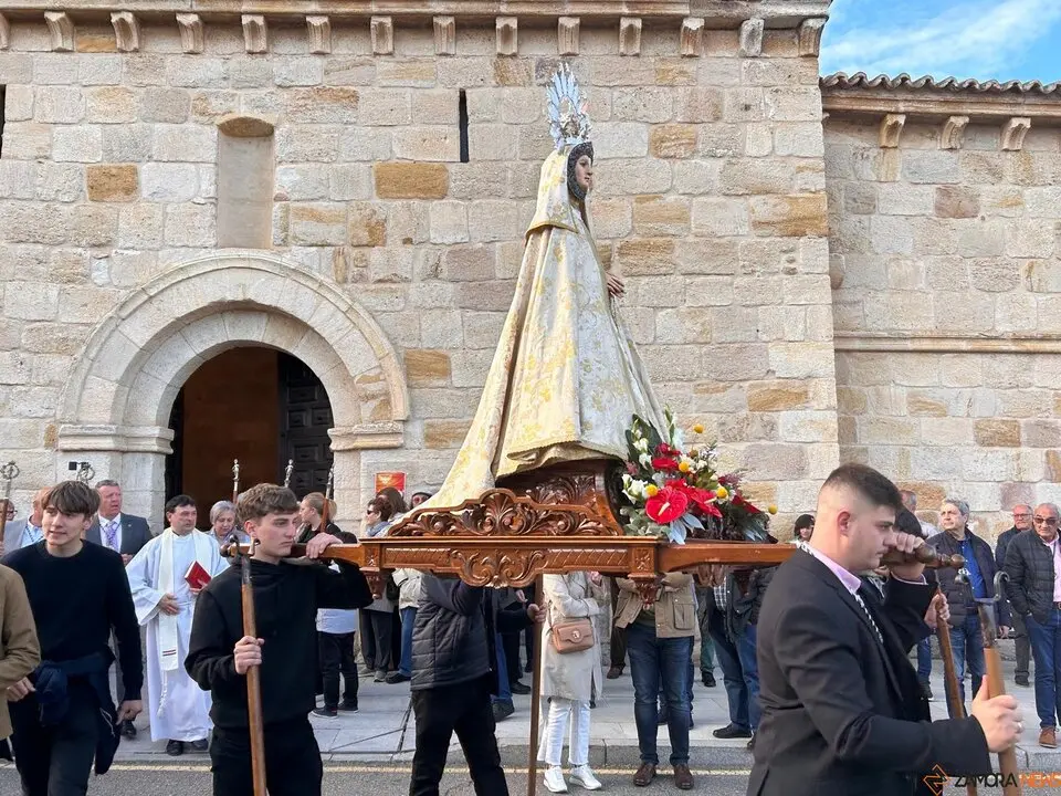 Procesión y bendición de campos en el barrio de San Isidro en Zamora