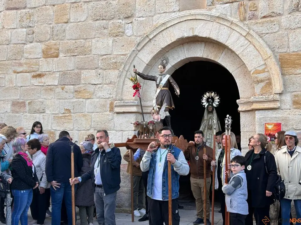 Procesión y bendición de campos en el barrio de San Isidro en Zamora