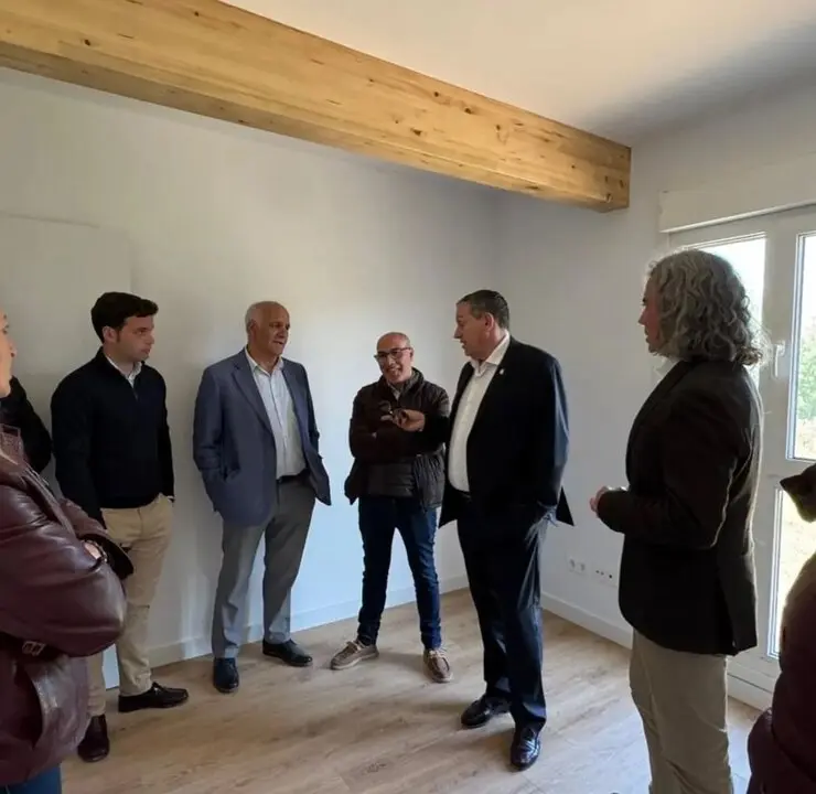 Javier Faúndez y alcaldes visitan modelos de viviendas de protección oficial en Palencia