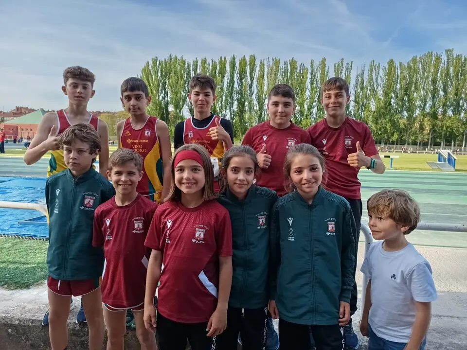 Vino Toro. Parte de la expedicion sub 12 y sub 14 del vino toro caja rural a burgos