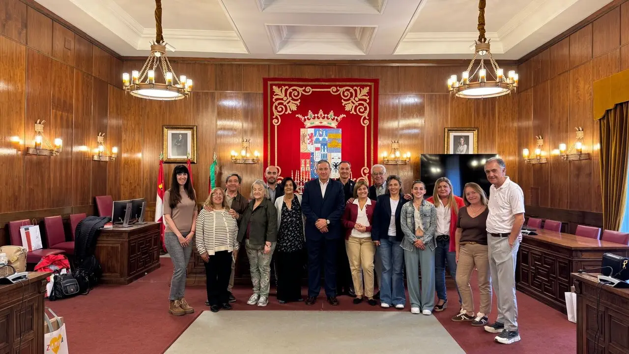 Javier Faúndez recibe a representantes de Centros castellanoleoneses en el exterior