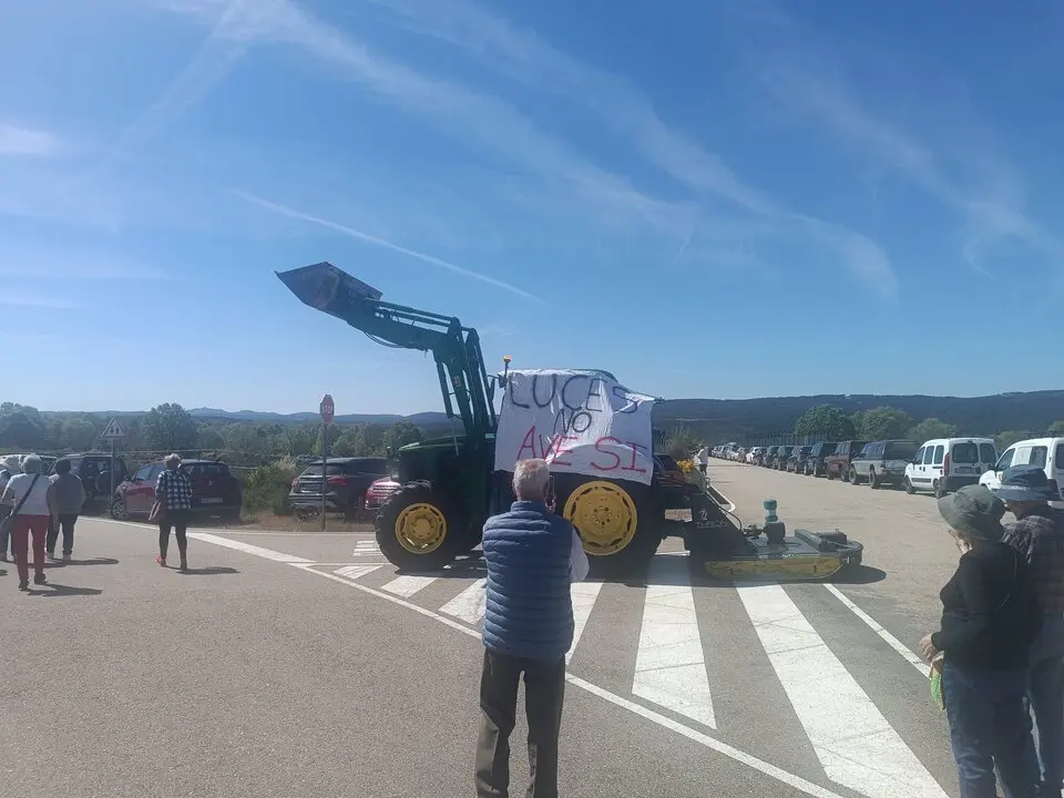 Miles de voces se alzan en Otero contra el recorte ferroviario