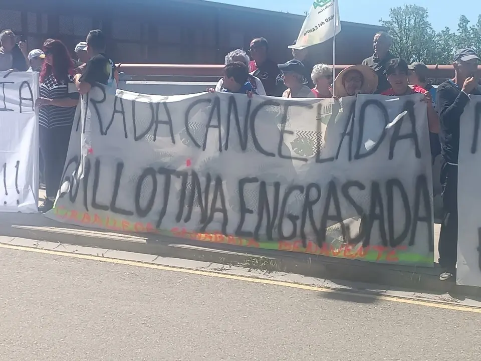 Miles de voces se alzan en Otero contra el recorte ferroviario