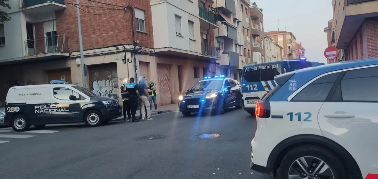 policía barrio bloque