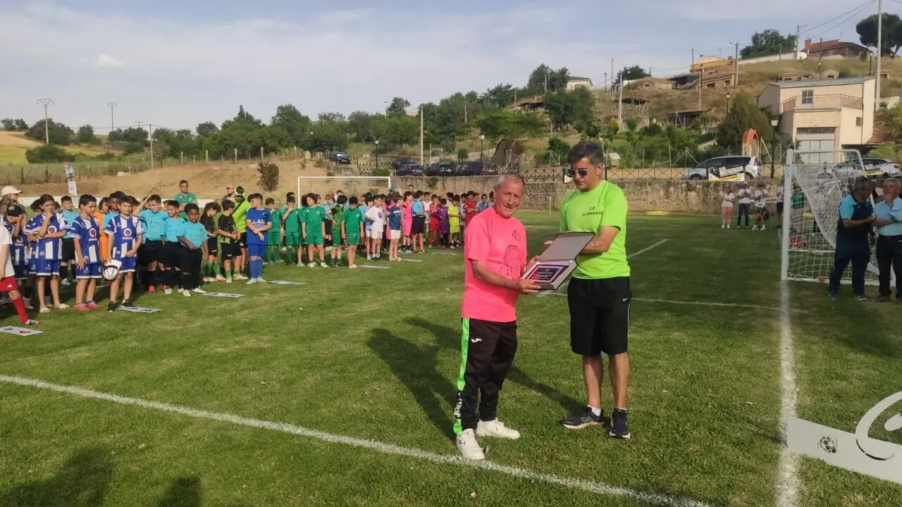 25 a&ntilde;os del CD Amistad 2000