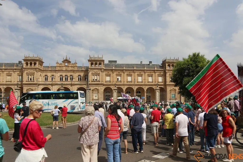 Manifestación contra supresión tren Zamora_11