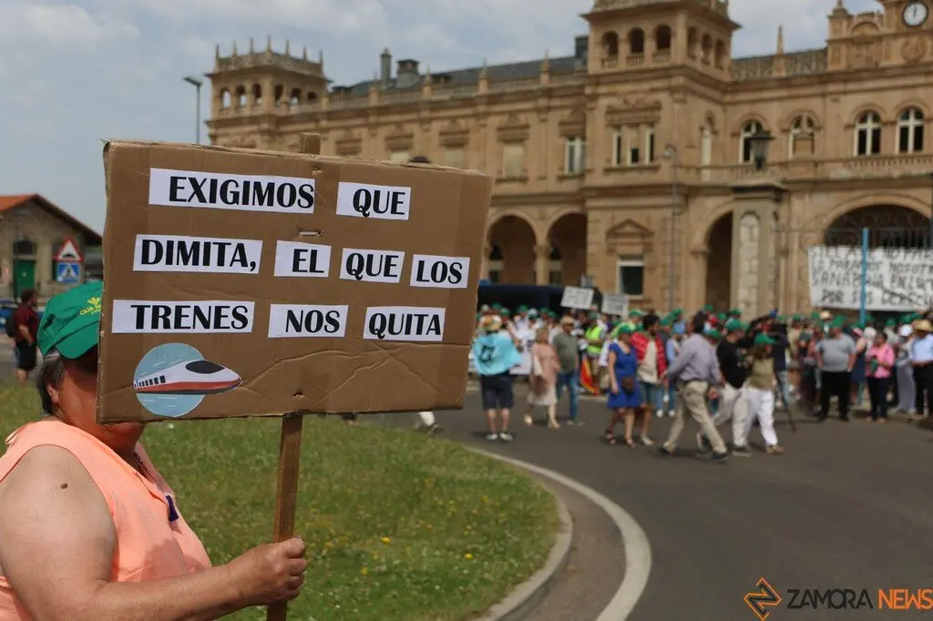 Manifestación contra supresión tren Zamora_18