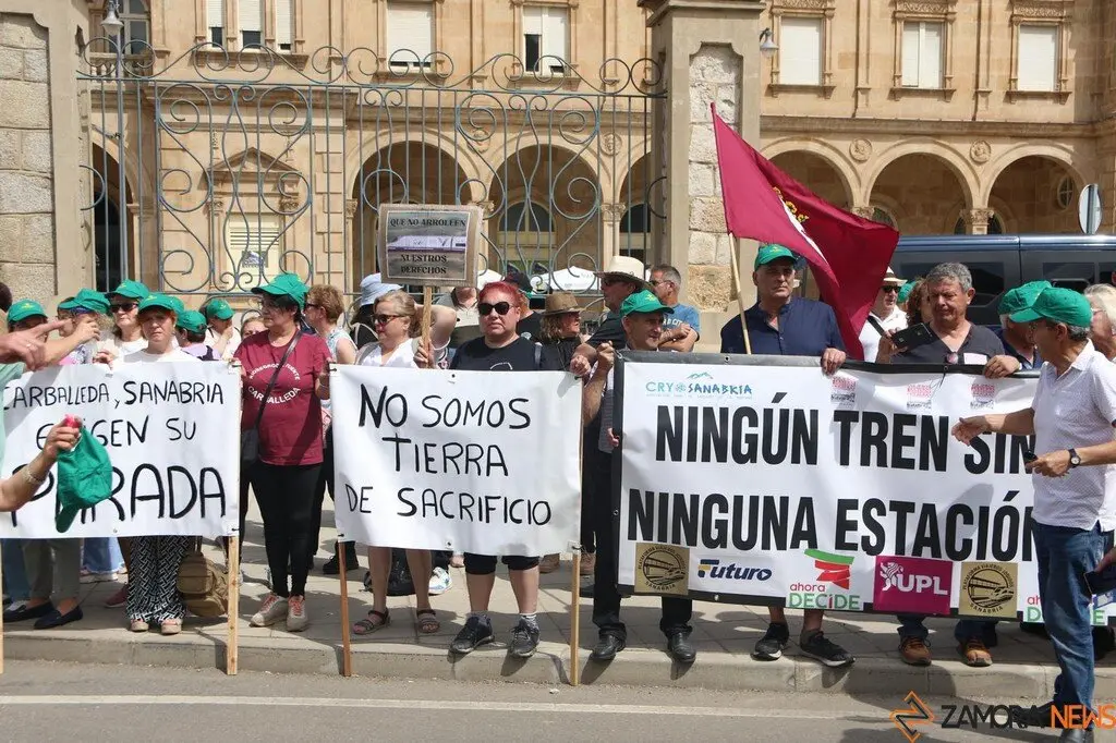 Manifestación contra supresión tren Zamora_22