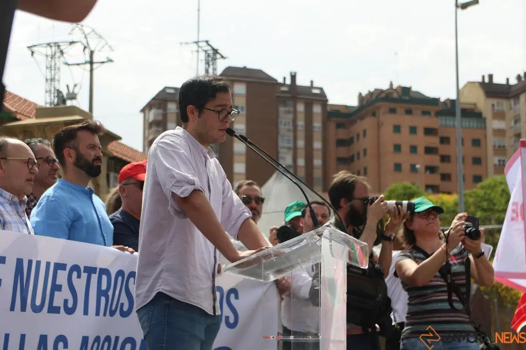 Manifestación contra supresión tren Zamora_13