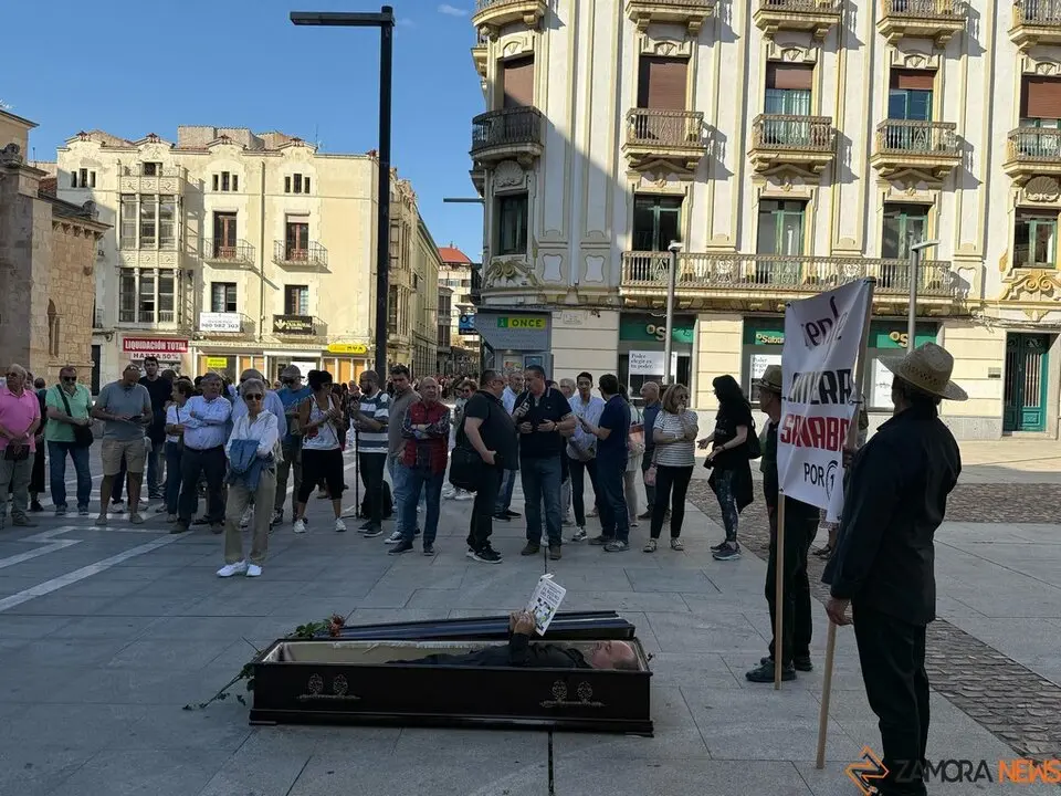 Zamora exige el regreso del AVE_13