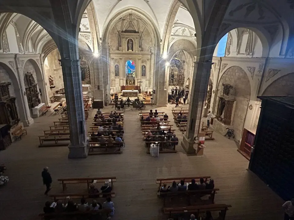 Ensemble Semura en Corrales del Vino  (2)