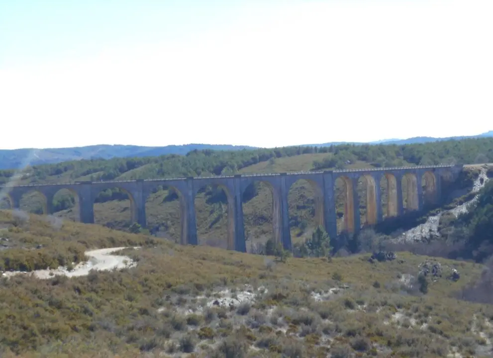 viaducto sobre el río Truchas