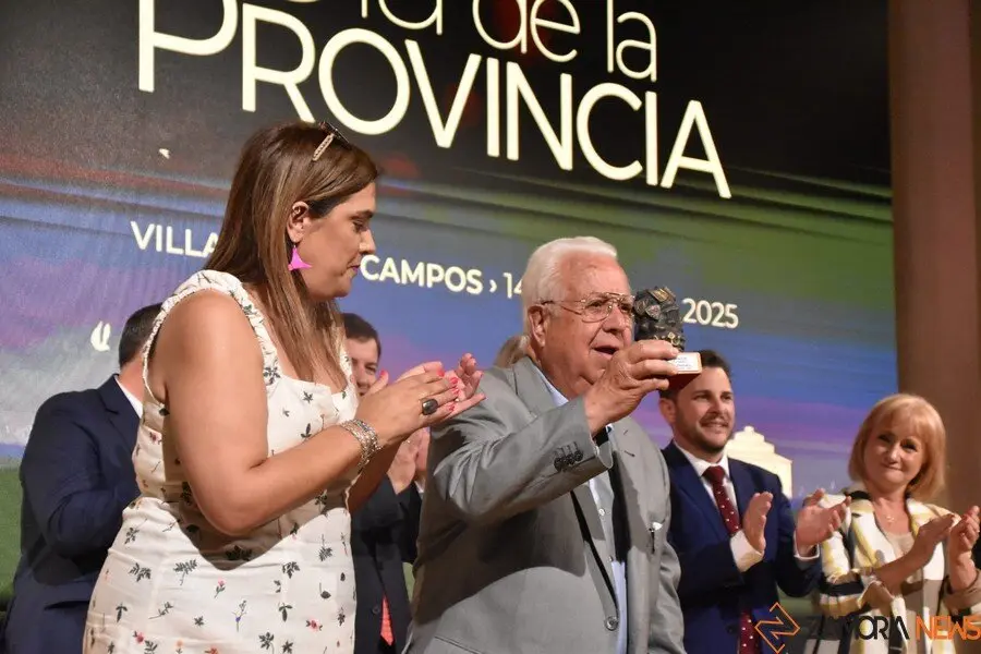 homenaje alcaldes en el día de la provincia _5