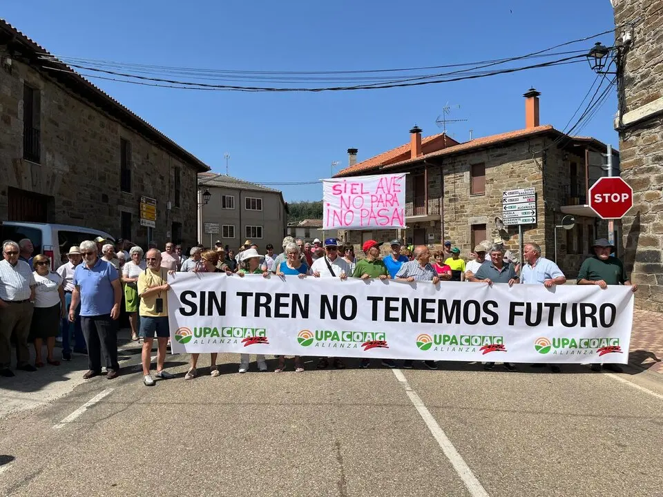 paron por el tren en la zona de Sanabria (2)