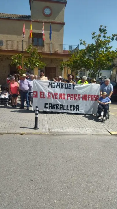 paron por el tren en la zona de Sanabria (9)