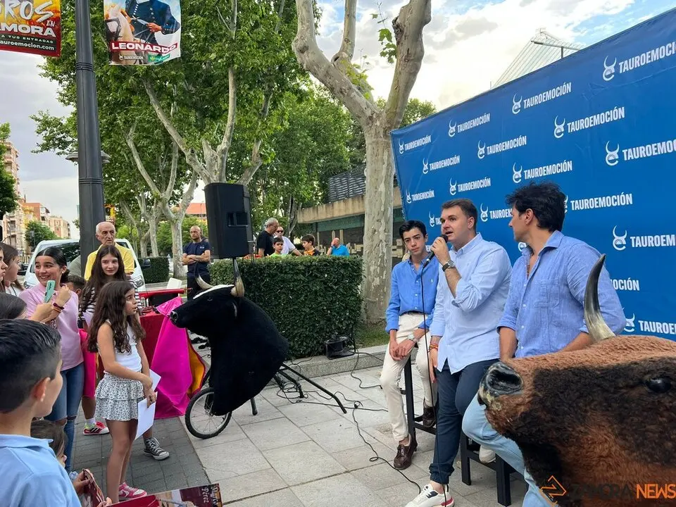 Marco Pérez se encuentra con los aficionados zamoranos _13