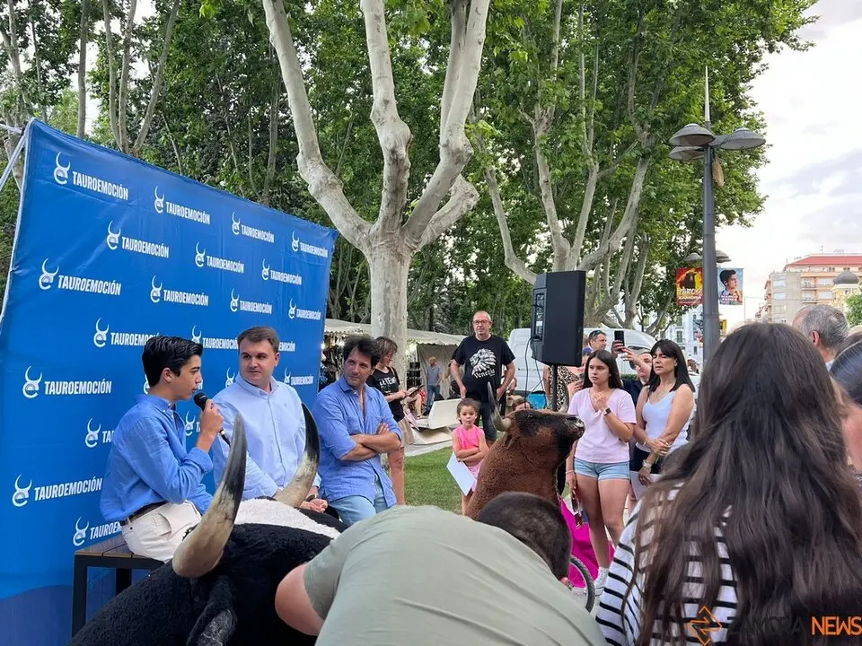 Marco Pérez se encuentra con los aficionados zamoranos _14